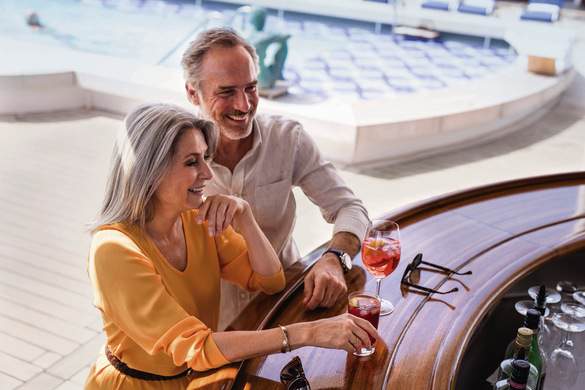 Hapag Lloyd Cruises EUROPA Pool Bar.jpg